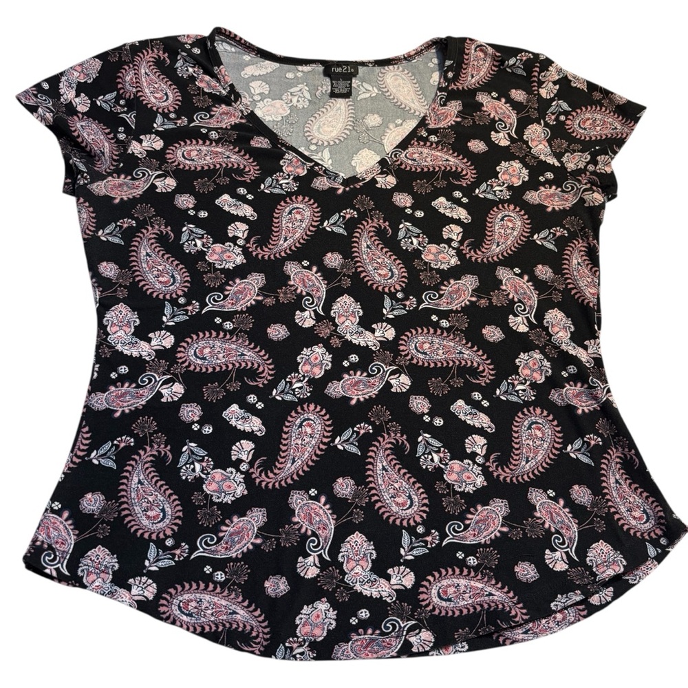 Paisley Top Large Rue21 Black and Pink Super Soft V-Neck Short Sleeves